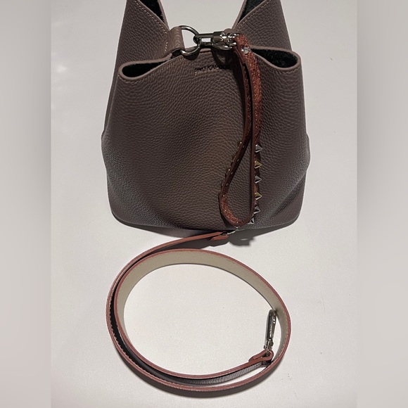 FIND KAPOOR Korean bucket bag with two straps - Picture 3 of 8